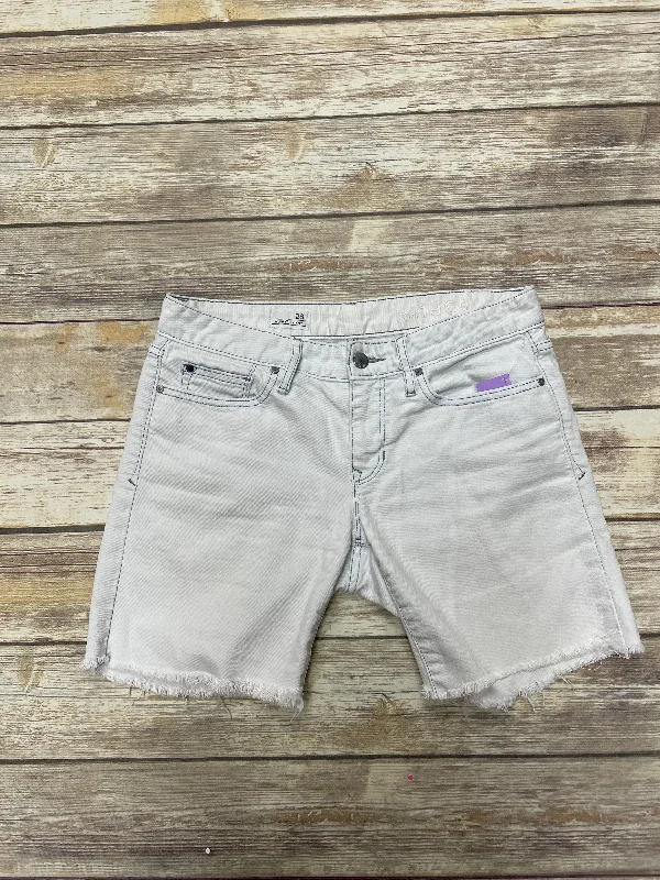 women's lace-up shortsBlue Denim Shorts Gap, Size 6