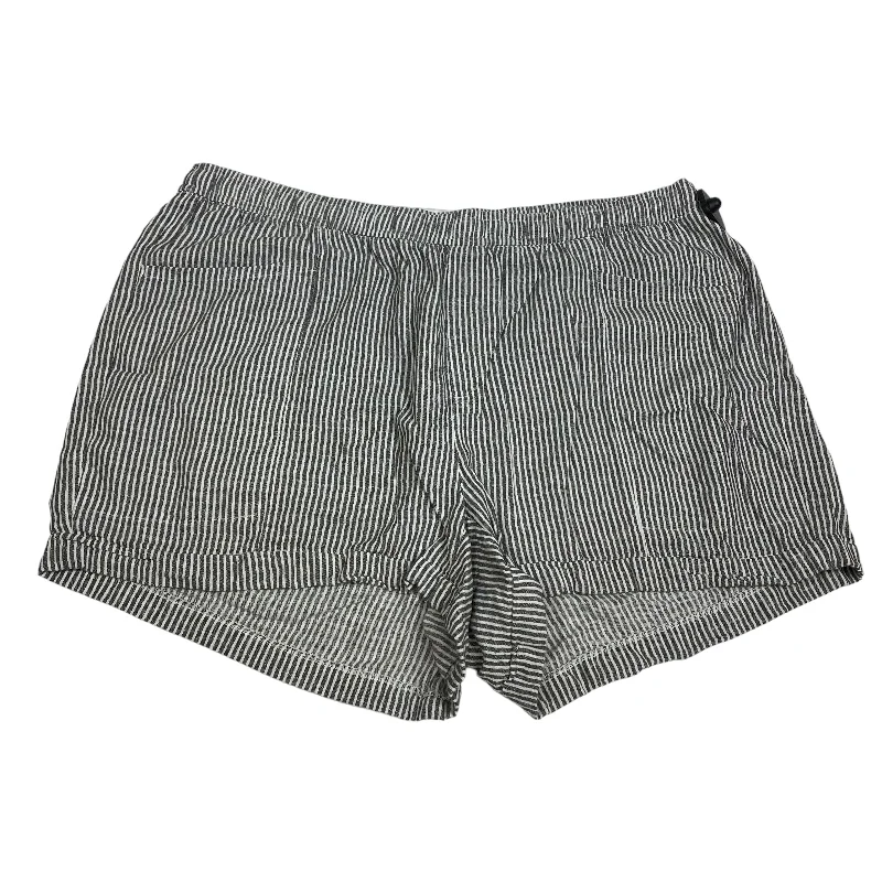 women's casual day shortsGrey & White Shorts Old Navy, Size 3x