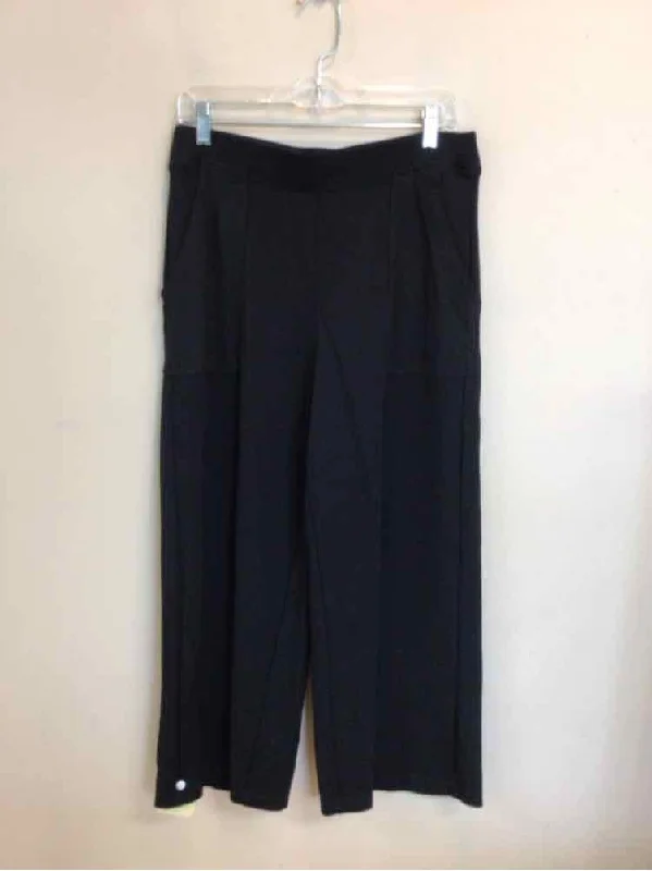 women's capri pantsMAX STUDIO SIZE LARGE Ladies PANTS