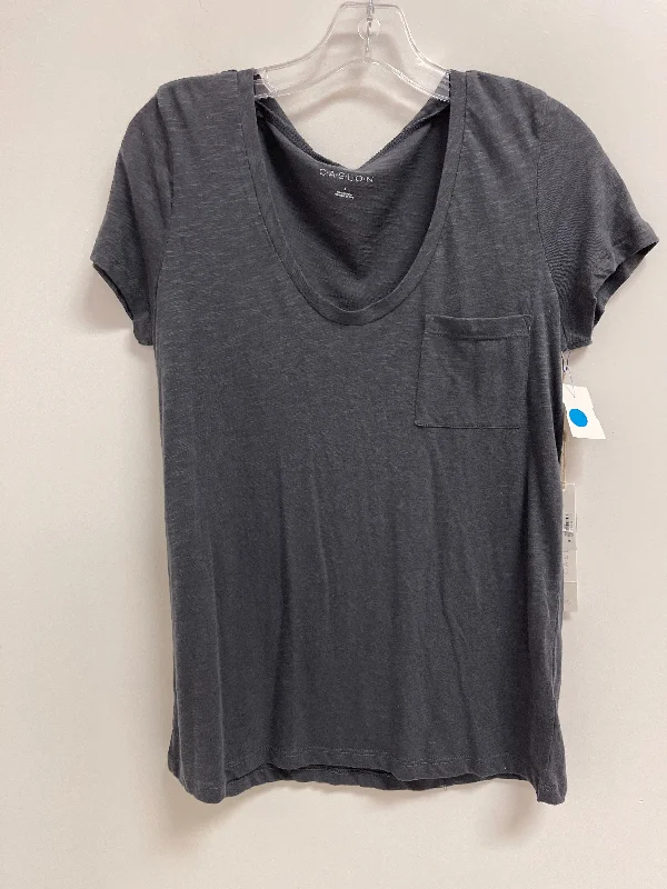 women's tops for those who love to dress up their casual looks with stylish topsTop Short Sleeve Basic By Caslon In Grey, Size: S