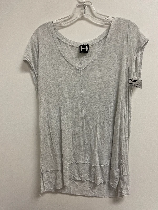 women's tops for picnics in the parkTop Short Sleeve Basic By H For Halston In Grey, Size: L