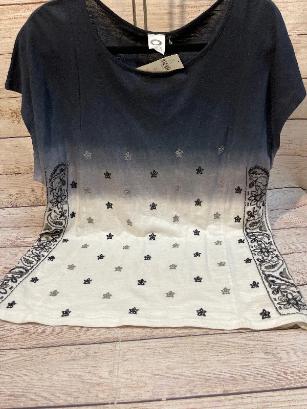 women's tops for those who want to add a personal touch to their wardrobe with unique and one-of-a-kind piecesTop Short Sleeve By Akemi And Kin In Blue & Grey, Size: M