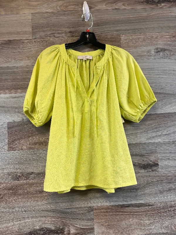 women's tops for those who love to dress up their casual looks with stylish topsTop Short Sleeve By Loft In Green, Size: M